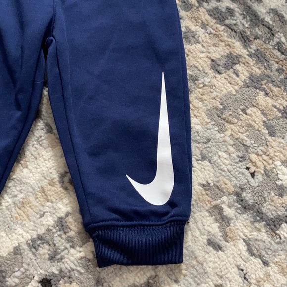 💥SOLD💥Nike Baby Boy Navy Joggers Size 12 Months - Picture 2 of 5